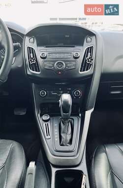 Хетчбек Ford Focus 2016 в 