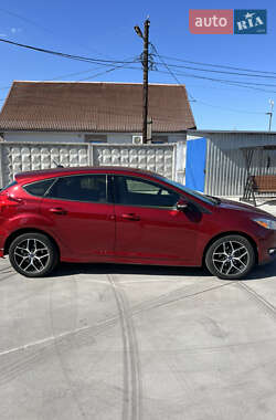 Хэтчбек Ford Focus 2015 в 