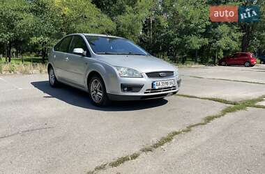 Хэтчбек Ford Focus 2006 в 