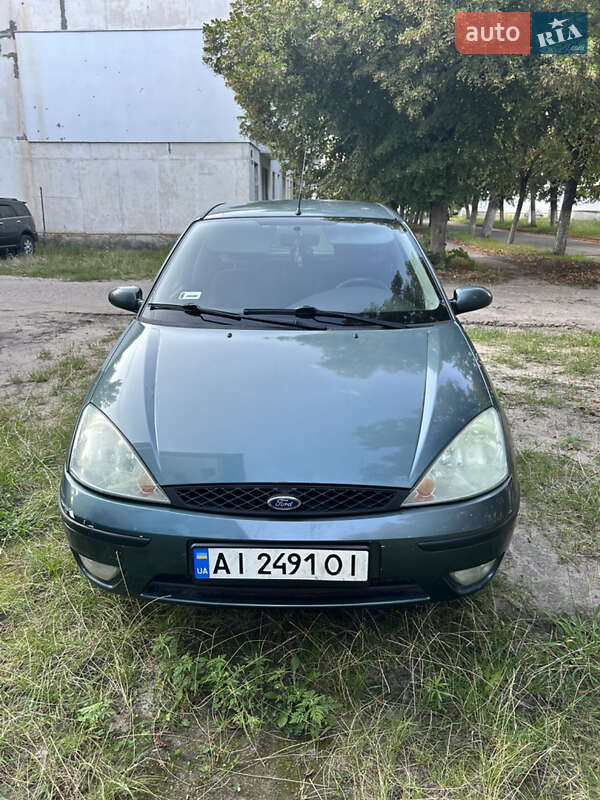 Хэтчбек Ford Focus 2002 в 