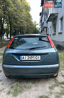Хэтчбек Ford Focus 2002 в 