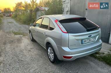 Хэтчбек Ford Focus 2011 в 