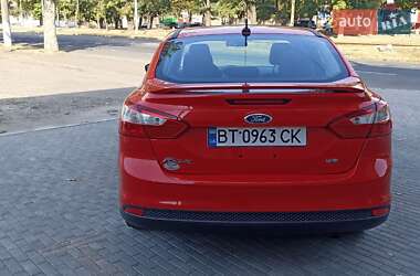 Седан Ford Focus 2011 в 