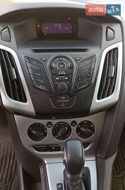 Седан Ford Focus 2011 в 