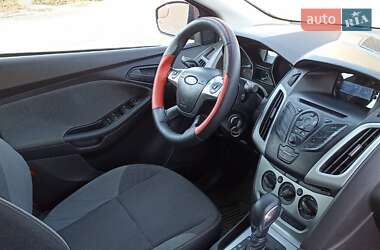 Седан Ford Focus 2011 в 