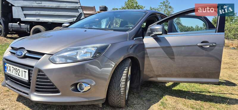 Хэтчбек Ford Focus 2013 в Ширяево