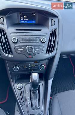 Хэтчбек Ford Focus 2016 в 