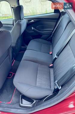 Хэтчбек Ford Focus 2016 в 