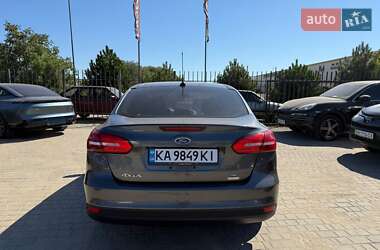 Седан Ford Focus 2018 в 
