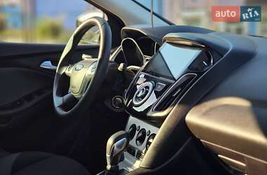 Хэтчбек Ford Focus 2014 в 