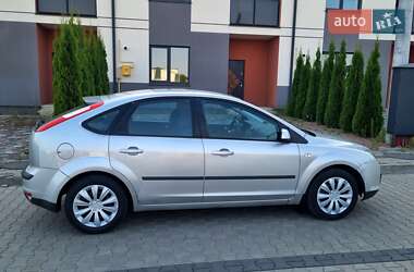 Хэтчбек Ford Focus 2006 в 
