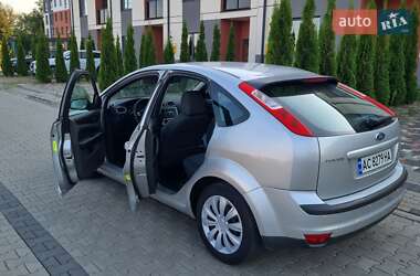 Хэтчбек Ford Focus 2006 в 