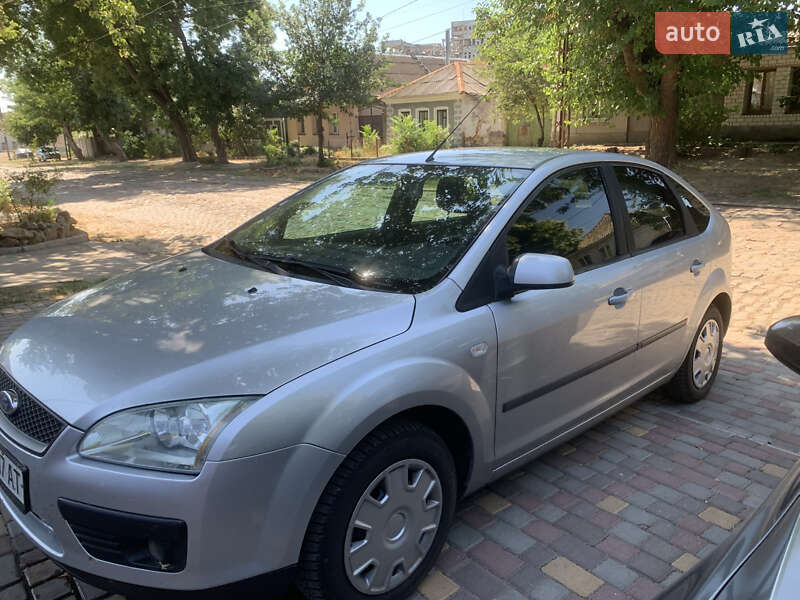 Хэтчбек Ford Focus 2006 в Николаеве