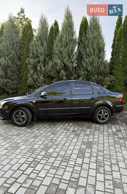Седан Ford Focus 2005 в 