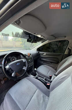 Седан Ford Focus 2005 в 