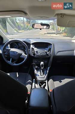Седан Ford Focus 2015 в 