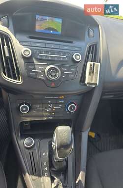 Седан Ford Focus 2015 в 