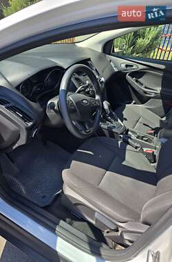 Седан Ford Focus 2015 в 
