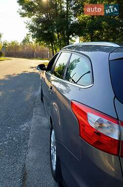 Универсал Ford Focus 2014 в 