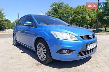Хэтчбек Ford Focus 2010 в 