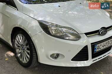 Хэтчбек Ford Focus 2011 в 