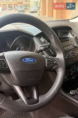 Седан Ford Focus 2016 в 