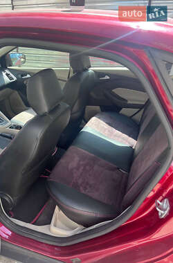Седан Ford Focus 2014 в 