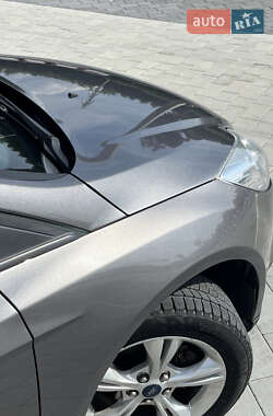 Хэтчбек Ford Focus 2013 в 