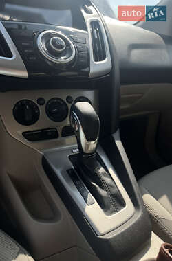 Хэтчбек Ford Focus 2013 в 
