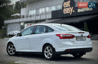 Седан Ford Focus 2013 в 