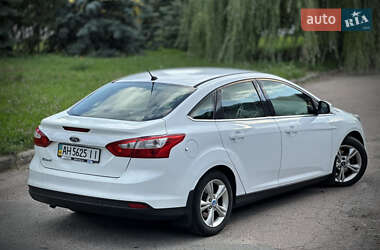 Седан Ford Focus 2013 в 