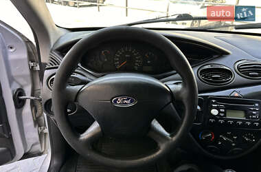 Седан Ford Focus 2002 в 