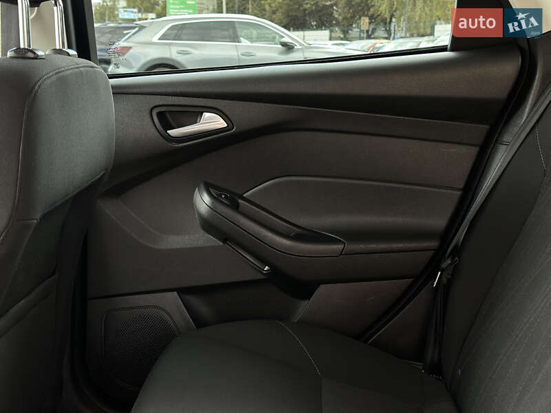 Хэтчбек Ford Focus 2016 в Шептицькому