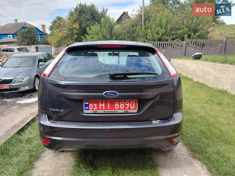 Хэтчбек Ford Focus 2010 в Ровно