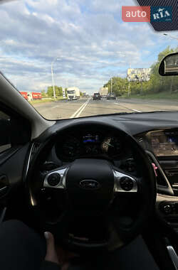 Седан Ford Focus 2012 в 
