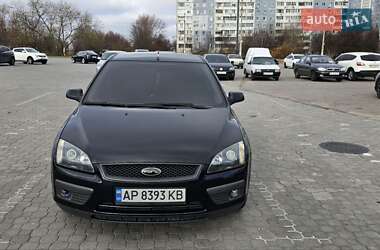 Хэтчбек Ford Focus 2005 в 
