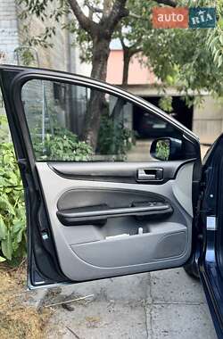 Универсал Ford Focus 2010 в 