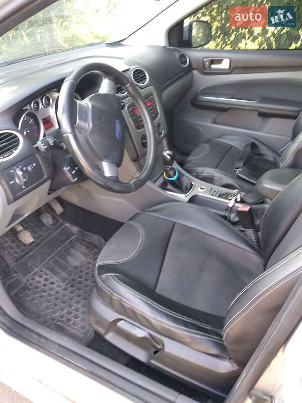 Хэтчбек Ford Focus 2010 в Ровно