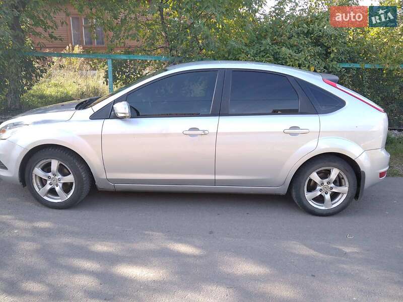 Хэтчбек Ford Focus 2010 в Ровно
