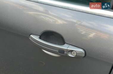 Хэтчбек Ford Focus 2011 в 