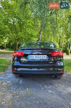 Седан Ford Focus 2015 в 