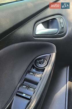 Седан Ford Focus 2015 в 