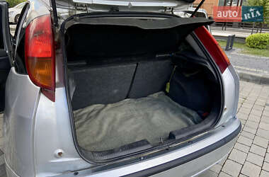 Хэтчбек Ford Focus 1999 в 