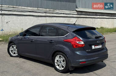 Хэтчбек Ford Focus 2012 в 