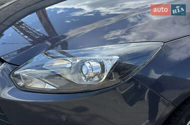 Хэтчбек Ford Focus 2012 в 