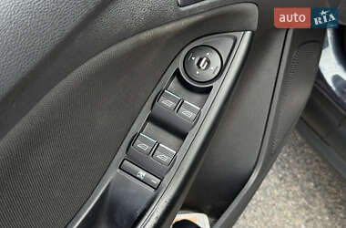 Хэтчбек Ford Focus 2012 в 