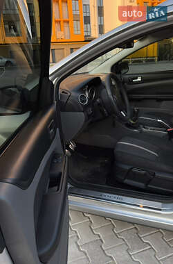 Универсал Ford Focus 2010 в 