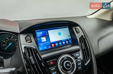 Седан Ford Focus 2015 в 