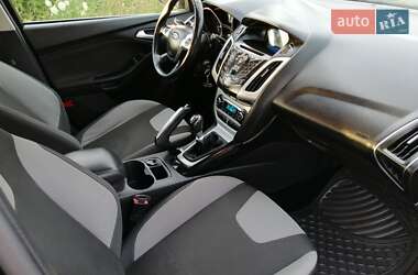 Хэтчбек Ford Focus 2013 в 