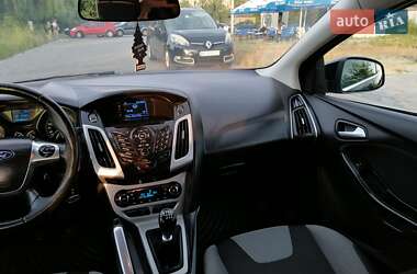 Хэтчбек Ford Focus 2013 в 